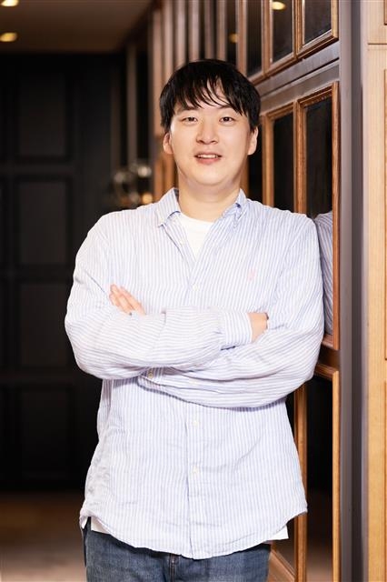 지갑 도난 사건과 교통사고의 가해자로 지목된 학생과 교사의 이야기를 다룬 영화 ‘좋은 사람’을 연출한 정욱 감독은 “무엇을 믿고 어떤 행동을 해야 좋은 사람이 될 수 있을까 묻고 싶었다”고 말했다. 싸이더스 제공