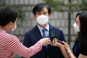 [포토] 재판 출석하는 조국 ‘법정으로’