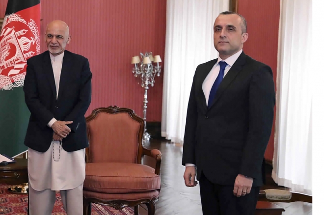 아슈라프 가니 아프가니스탄 전 대통령(왼쪽)과 암룰라 살레 전 부통령.  AP 연합뉴스