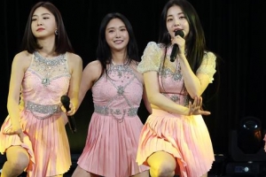 [서울포토] 브레이브걸스, 한중 문화교류 축하 공연
