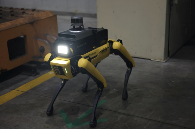 4족 보행 로봇 ‘스팟’ 기반 공장 안전 서비스 로봇
