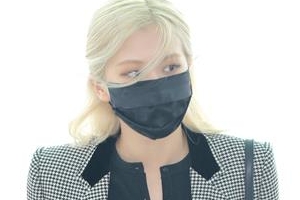 블랙핑크 로제, 출국 앞두고 확진…해외 일정 일부 취소