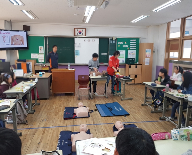 서울 양천구의 ‘학교로 찾아가는 어린이 안전 체험교육’ 진행 장면. 양천구 제공