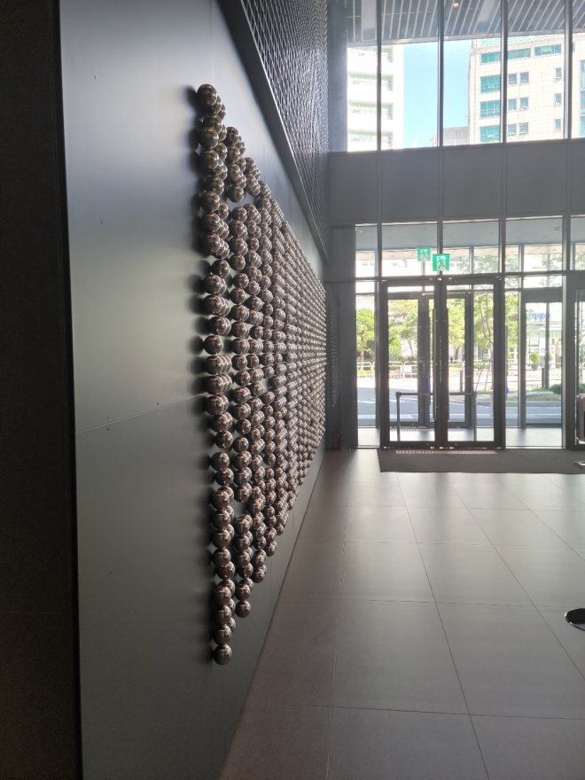 건물 안쪽에서 바라본 감영터