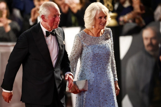 Prince Charles and Camilla, Duchess of Cornwall, arrive at the world premiere of the new James Bond film “No Time To Die” at the Royal Albert Hall in London, Britain, September 28, 2021. REUTERS/Henry Nicholls/2021-09-29 05:56:30/ <연합뉴스
