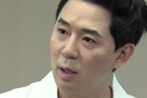 ‘콜라붐신’ 붐, 뜬금포 “웃겨달라” 미션에 진땀…신발 벗어던져