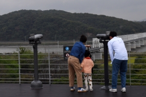 [서울포토] 임진강 이북 바라보는 방문객들