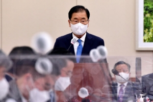 정의용 ‘제재완화’ 발언 파장에 외교부 “北 대화 복귀 시 검토 취지”