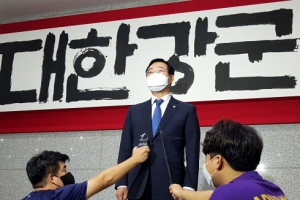 국방위 국감 결국 무산...“본연 업무 망각” 비판도