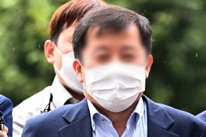 경찰 ‘천화동인 1호‘ 소유 판교 호화 타운하우스 압수수색