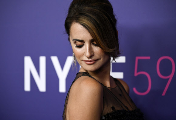 Actor Penelope Cruz attends the 59th New York Film Festival closing night premiere of “Parallel Mothers” at Alice Tully Hall on Friday, Oct. 8, 2021, in New York. (Photo by Evan Agostini/Invision/AP)