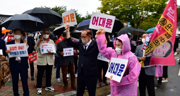 국민의힘 광주 방문…환영하는 윤석열 지지자