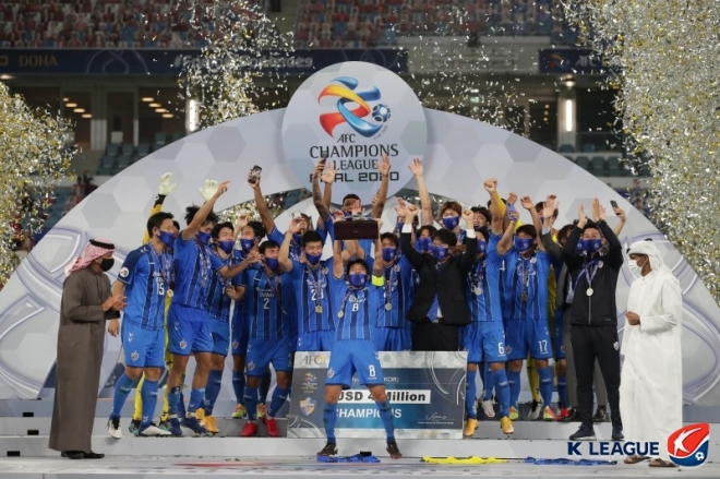 지난해 아시아 챔피언스리그에서 우승한 울산 현대 선수들의 모습. 한국프로축구연맹 제공