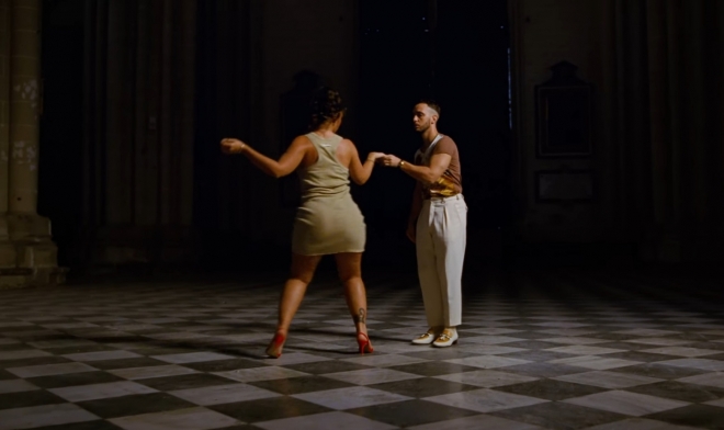 유네스코 세계문화유산 스페인의 톨레도 대성당을 배경으로 한 뮤직비디오, ‘아테오’ 뮤직비디오 캡처  