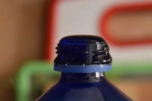 ‘생수병 독극물 사건’ 인사 불만에 단독 범행 결론