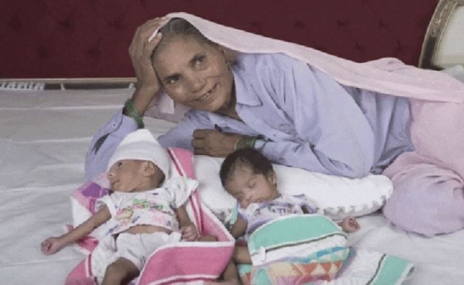 쌍둥이를 출산한 74세 인도 할머니 만가얌마 야라마티