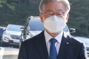 ‘마지막 출근‘ 이재명 “지사로서 맡긴 일 다 못해 아쉽고 죄송”