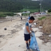 쓰레기산이 된 해변… 섬은 병들어가고 주민들은 떠나간다