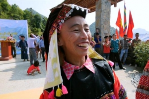 걱정 없이 행복하게 사는 사람들을 만나다