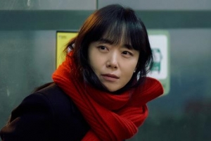 그녀의 귀환… 연기는 따라왔는데 인기는 못 따라왔다