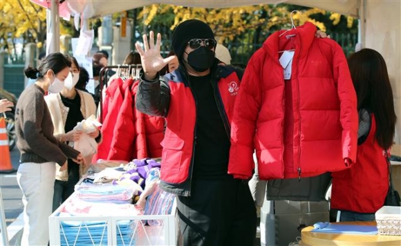 김보성 ‘이 점퍼 제가 보장해요!’