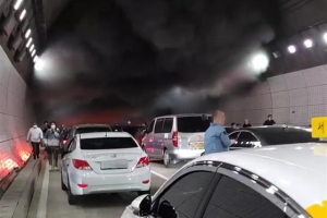 내곡터널 화물차 화재로 퇴근길 혼잡