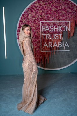 American dancer Julianne Hough arrives to the Fashion Trust Arabia awards ceremony at the National Museum of Qatar in Doha on November 3, 2021. (Photo by Ammar ABD RABBO / Qatar Museums / AFP) / RESTRICTED TO EDITORIAL USE - MANDATORY CREDIT “AFP PHOTO / QATAR MUSEUMS - NO MARKETING NO ADVERTISING CAMPAIGNS - DISTRIBUTED AS A SERVICE TO CLIENTS/2021-11-04 05:06:12/ <연합뉴스
