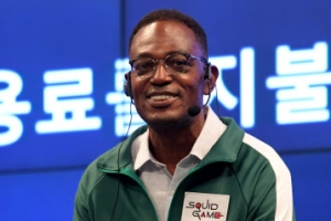 ‘오겜’ 뜨면 뭐하나…넷플릭스 K드라마 열풍 뒤에선 ‘망사용료 소송’