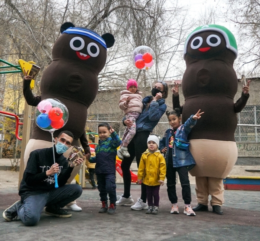 [이건 못 참지]연인들의 축제, 또는 지독한 상술…빼빼로데이, 글로벌 기념일 될까