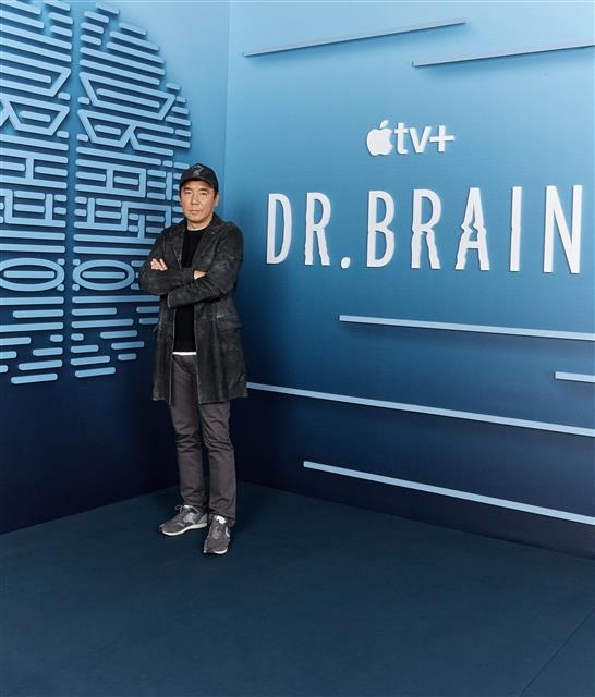 첫 드라마를 공개한 김지운 감독은 ‘DR. 브레인’ 시즌2에 대해 “구체적으로 생각해 본 적은 없지만 뇌과학 수사대 등 여러 아이디어를 가지고 있다”고 말했다. 애플TV+ 제공
