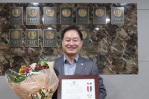 용산구의회 김철식 의원, ‘서울시구의회의장협의회 지방의정대상’ 수상