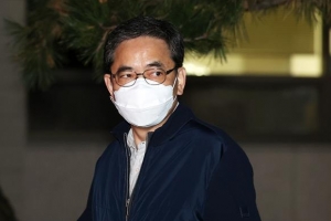 곽상도 자택 압수수색·정진상 문자 확보… ‘정관계 로비’ 정조준