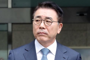 ‘신한銀 채용 비리 혐의’ 조용병 항소심서 무죄