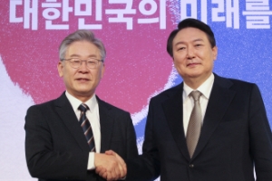 “국민의힘 36%, 민주당 33%… 3주째 접전 중, 승부 알 수 없다”