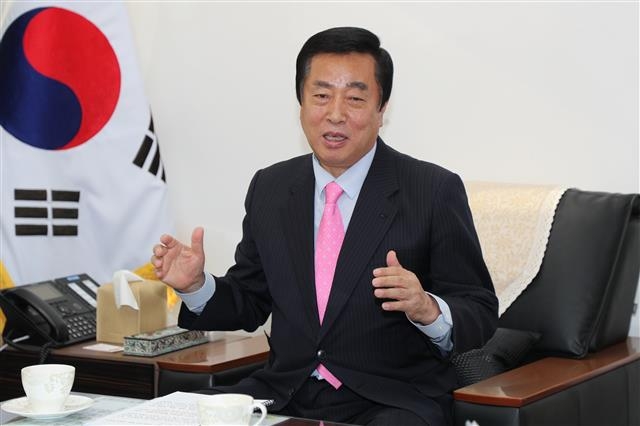 최진봉 부산 중구청장이 1일 서울신문과의 인터뷰에서 구정 운영 방안과 향후 계획 등에 대해 설명하고 있다. 그는 “그동안 추진했던 크고 작은 사업들은 잘 갈무리하고 백년대계를 위한 구정 운영 방향을 새로 정립해 중구의 발전과 주민 삶의 질 향상을 꾀하겠다”고 밝혔다. 부산 중구 제공