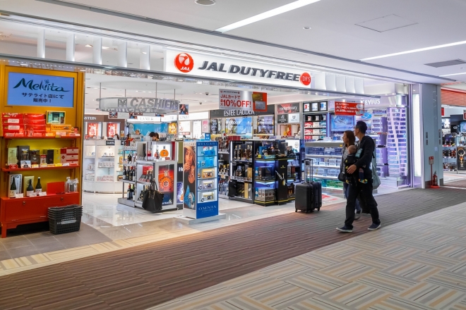 일본 나리타 국제공항 면세점 123rf