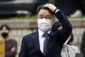 수의 입은 유동규만 대장동 재판 출석… ‘녹취록’ 정영학 측 “공소사실 전반 인정”