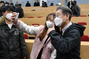 고3 우습게 보다 대선 망친다… 유권자 50만명 ‘치열한 쟁탈전’