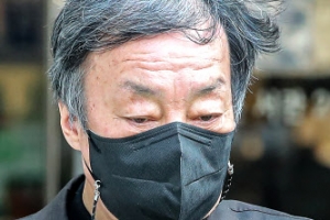 ‘세무조사 무마 뒷돈 혐의’ 윤우진 前세무서장 석방