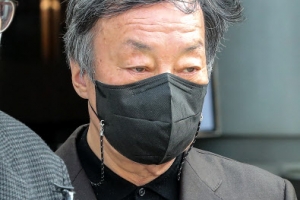 윤우진, 첫 재판서 ‘세무조사 무마 뒷돈’ 전면 부인