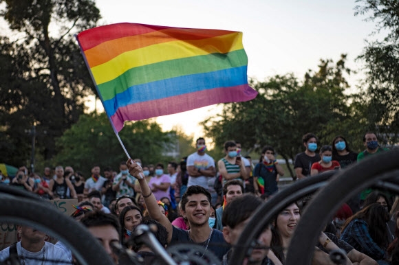 동성결혼 합법화를 기다리는 칠레 시민