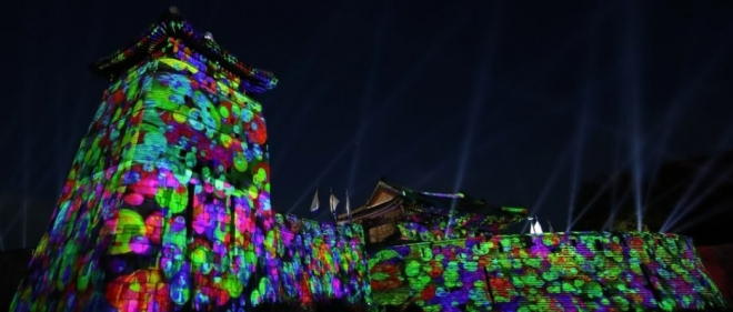 2021년‘수원화성 미디어아트쇼’ 장면. 연합뉴스