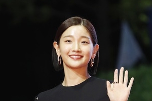 박소담 측 “갑상선 유두암 진단...수술 후 회복 중” [전문]