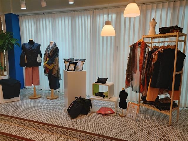 서울 종로구 주민 커뮤니티공간 종로여가에서 열리는 봉제교육 ‘쏘잉랩’ 전시회. 종로구 제공