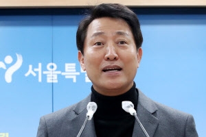 서울시청, 코로나 집단감염 이어 대변인도 확진, 오세훈 시장도 검사 받을 듯