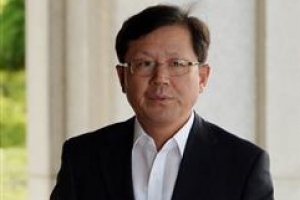 ‘라임 로비’ 윤갑근 전 고검장 항소심 무죄 석방