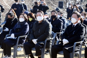 폭로와 해명 싸움, 정책을 삼켰다