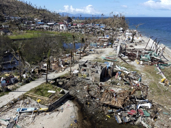 처참한 필리핀… 태풍에 375명 사망