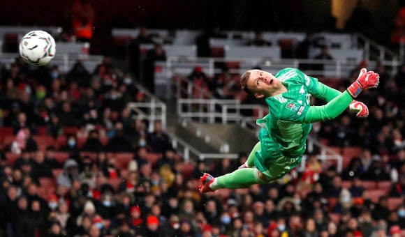 골키퍼의 공중부양?