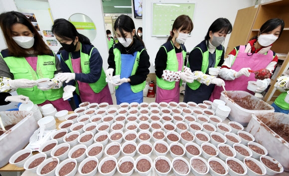 이주민 향한 차가운 마음도 녹일 ‘동지 팥죽’